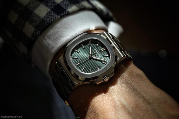 ⁦Patek Philippe Nautilus Jewel Watch 387454-mirror⁩ - الصورة ⁦3⁩