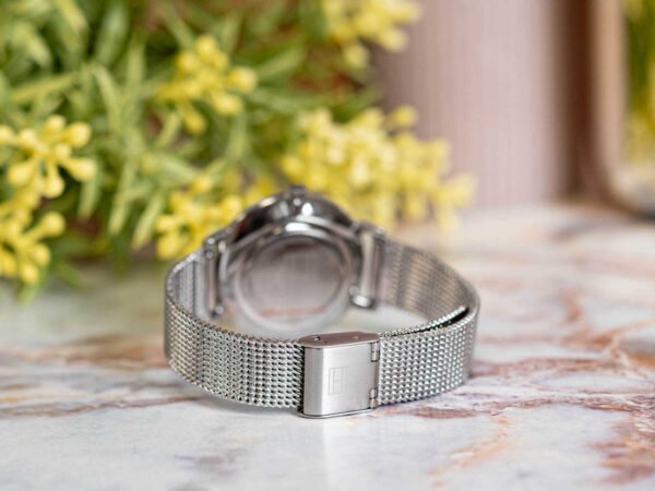 ⁦Tommy Hilfiger Steel Mesh Women's Slim Watch - 1782151-original⁩ - الصورة ⁦4⁩