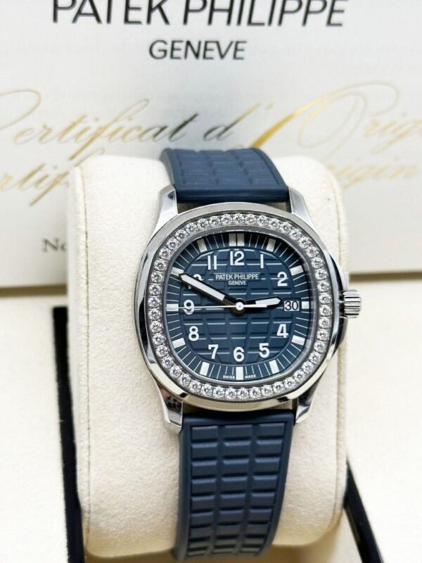PATEK PHILIPPE AQUANAUT 5067A-011-mirror